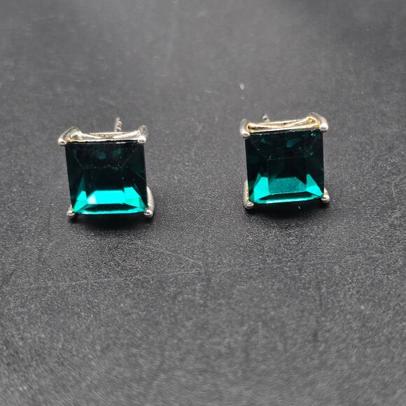 Sterling Silver Green Glass Stud Earrings Posts 925 - Picture 5 of 8